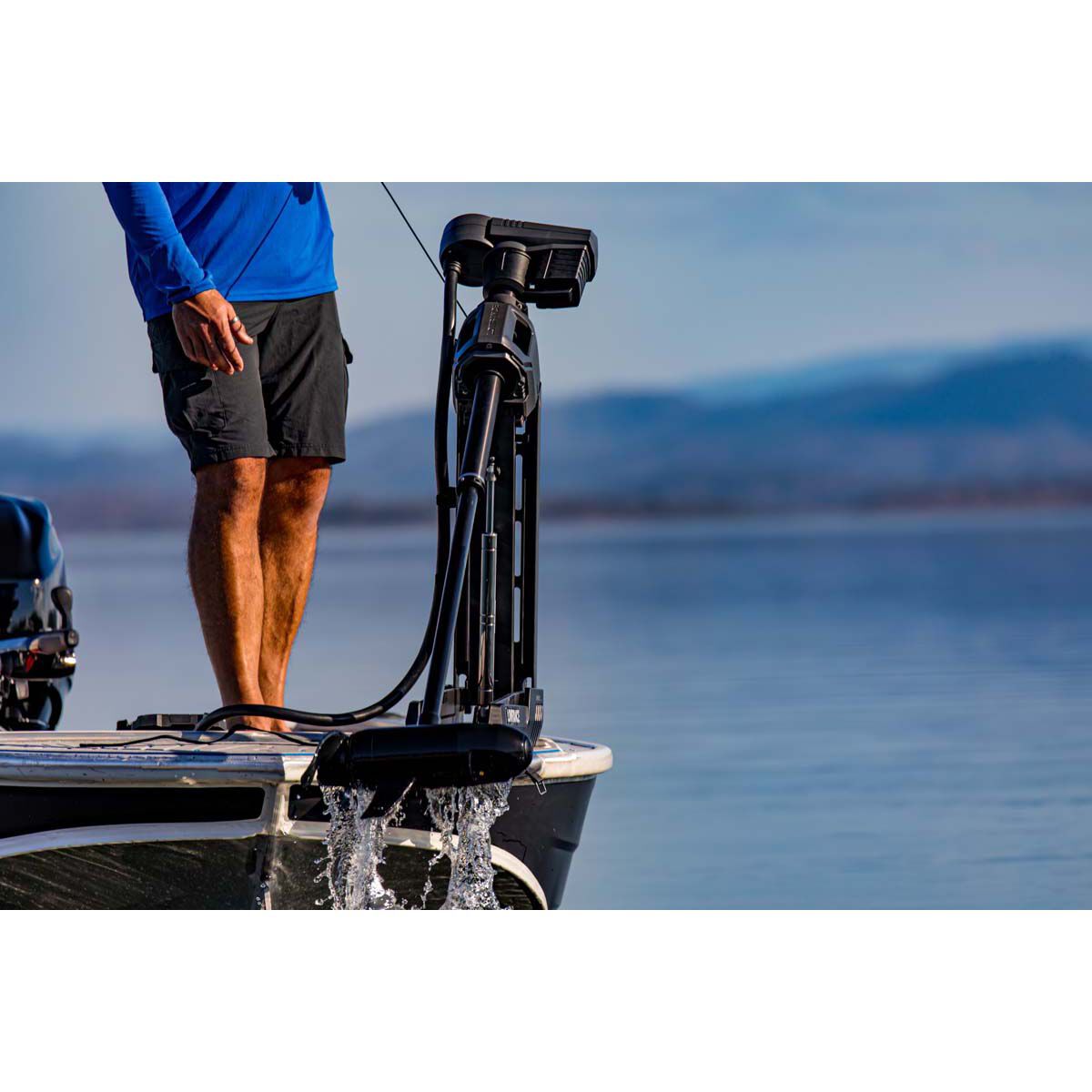 Lowrance Ghost Trolling Motor 60in With TMR-1 Remote, , bcf_hi-res