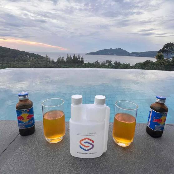 The Standard Squeeze Original Bottle 700ml 30ml Shot, , bcf_hi-res