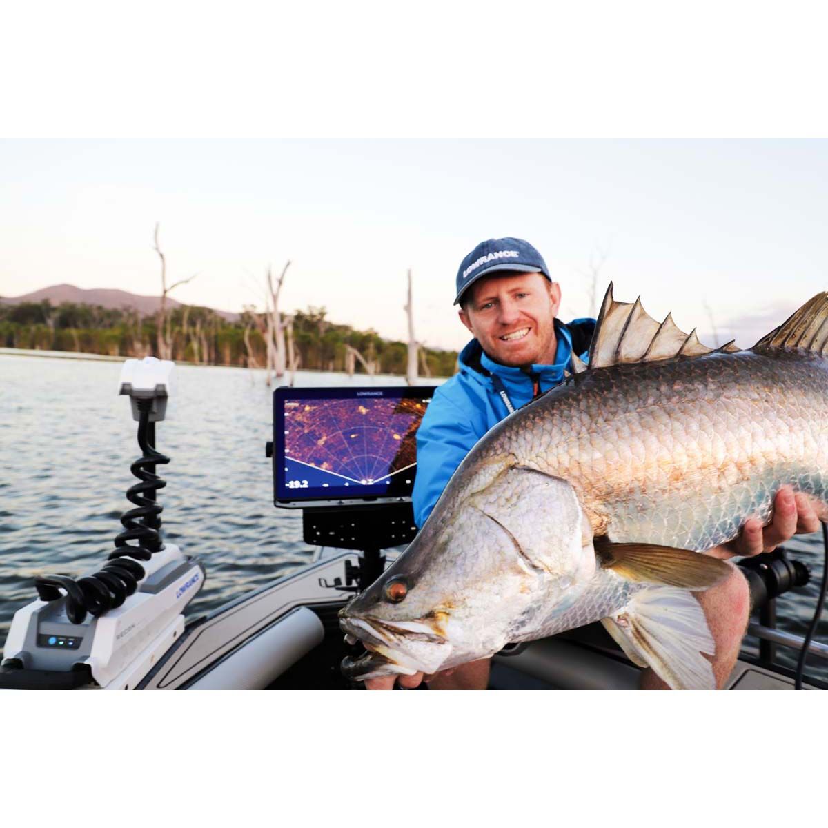 Lowrance HDS PRO 16 Combo Including Active Imaging HD 3in1 Transducer and CMAP Discover, , bcf_hi-res
