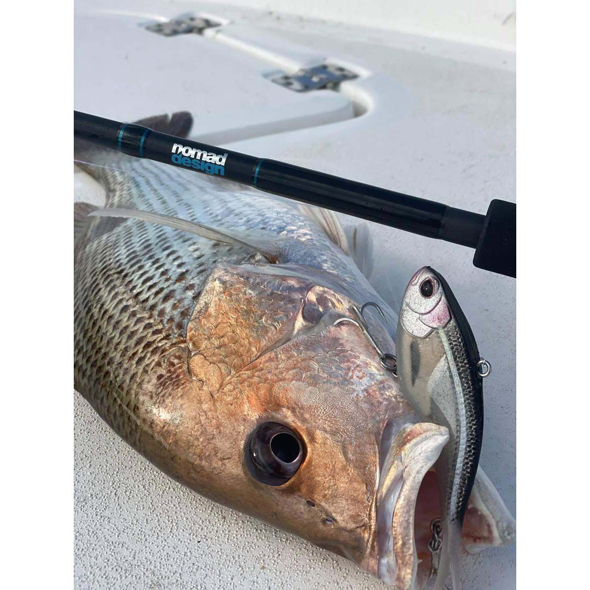 Nomad Vertrex Max Soft Vibe Lure 95mm White Glow, White Glow, bcf_hi-res