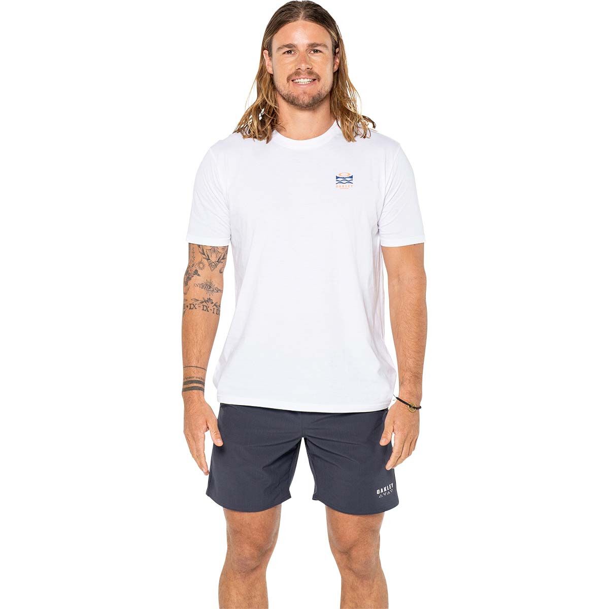 Oakley Men&rsquo;s Elements Waves Short Sleeve Tech Tee, White, bcf_hi-res