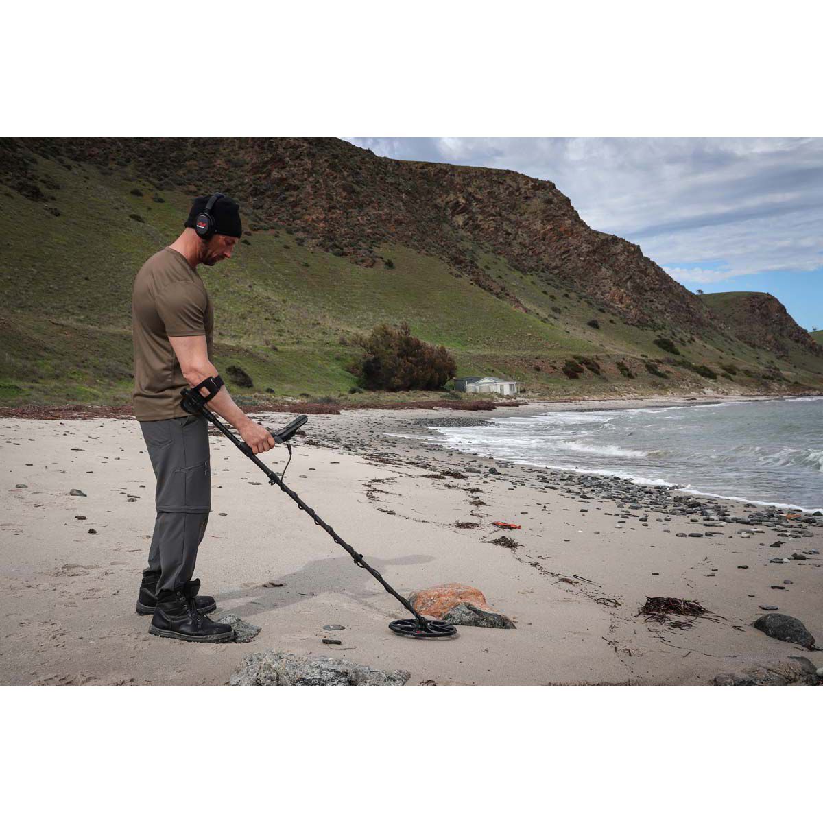 Minelab Equinox 700 Metal Detector, , bcf_hi-res