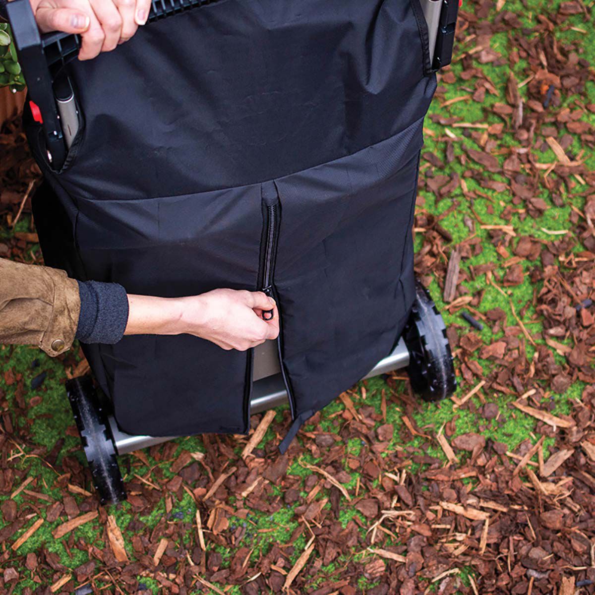 Weber Traveler Cover, , bcf_hi-res