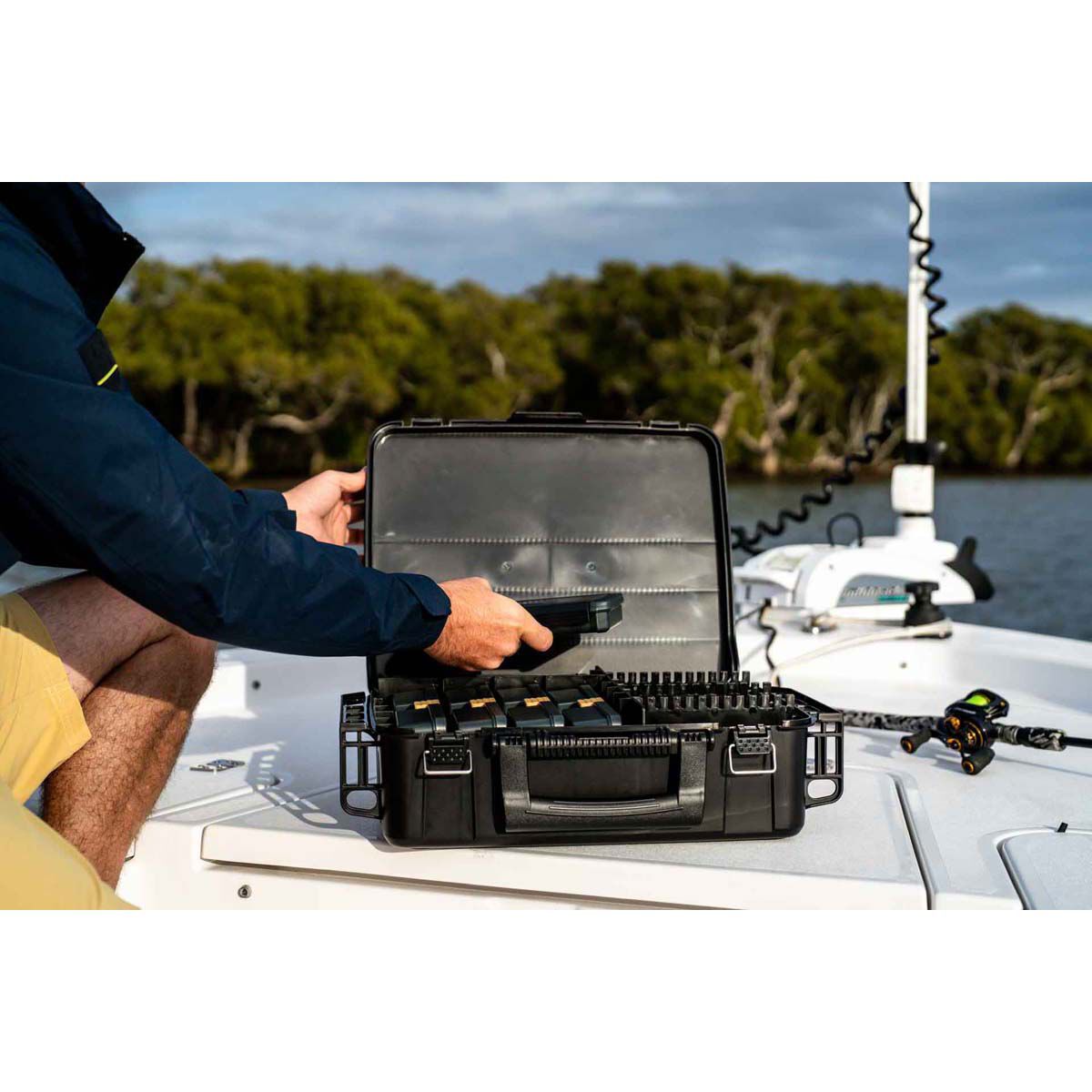 Versus VS-3080 Tackle Box Black, Black, bcf_hi-res