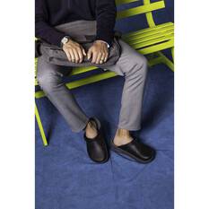 Crocs Men's Inmotion Clogs, Black, bcf_hi-res