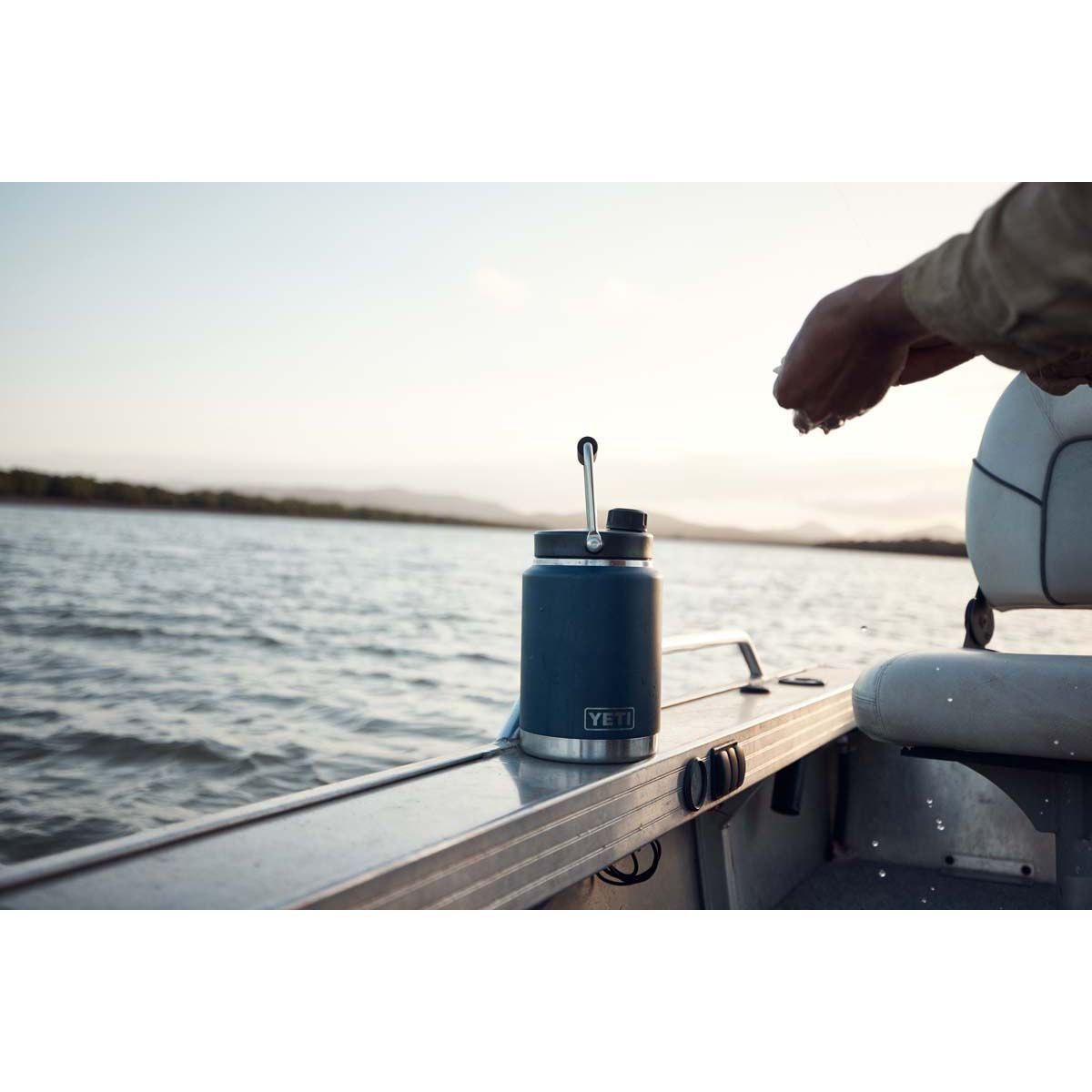 YETI Rambler&reg; One Gallon Jug 3.7L Navy, Navy, bcf_hi-res