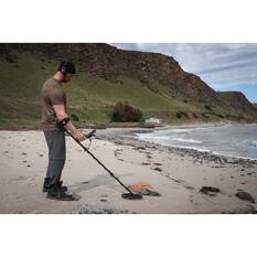 Minelab Equinox 900 Metal Detector, , bcf_hi-res
