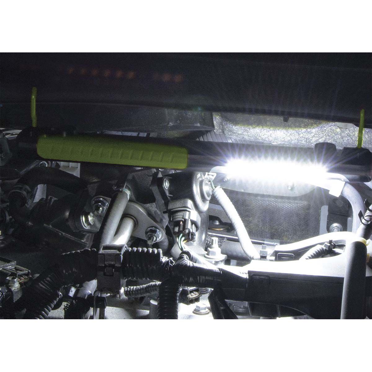 Wanderer Rechargeable Worklight 690 Lumens, , bcf_hi-res