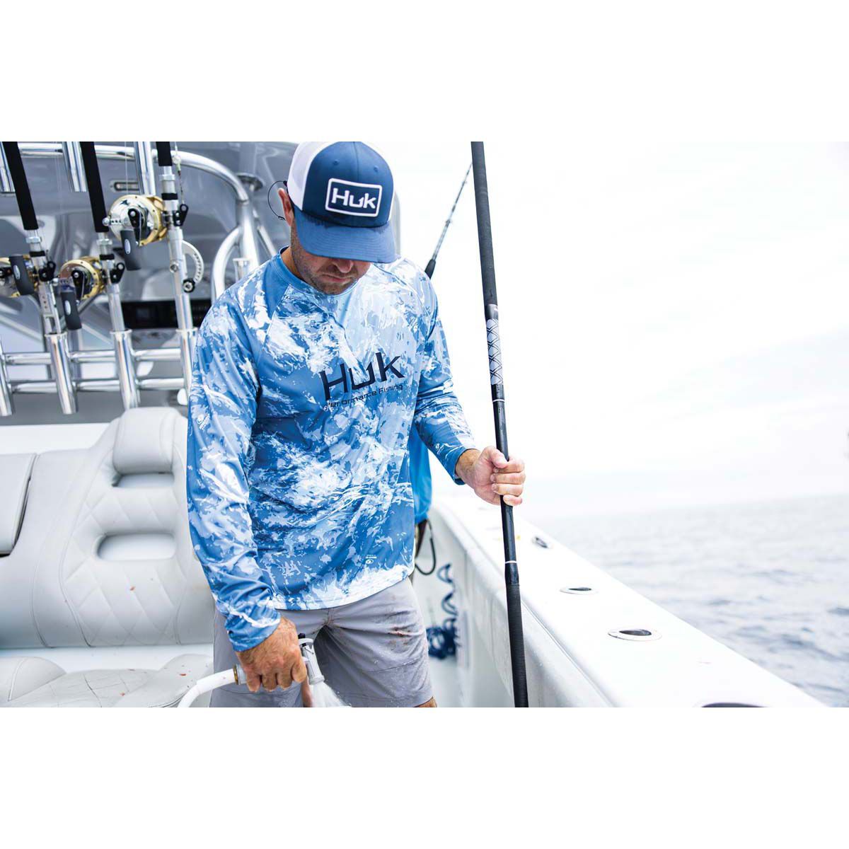 Huk Men's Mossy Oak Pursuit Performance Crew Fishing Shirt, Stormwater Spin, bcf_hi-res