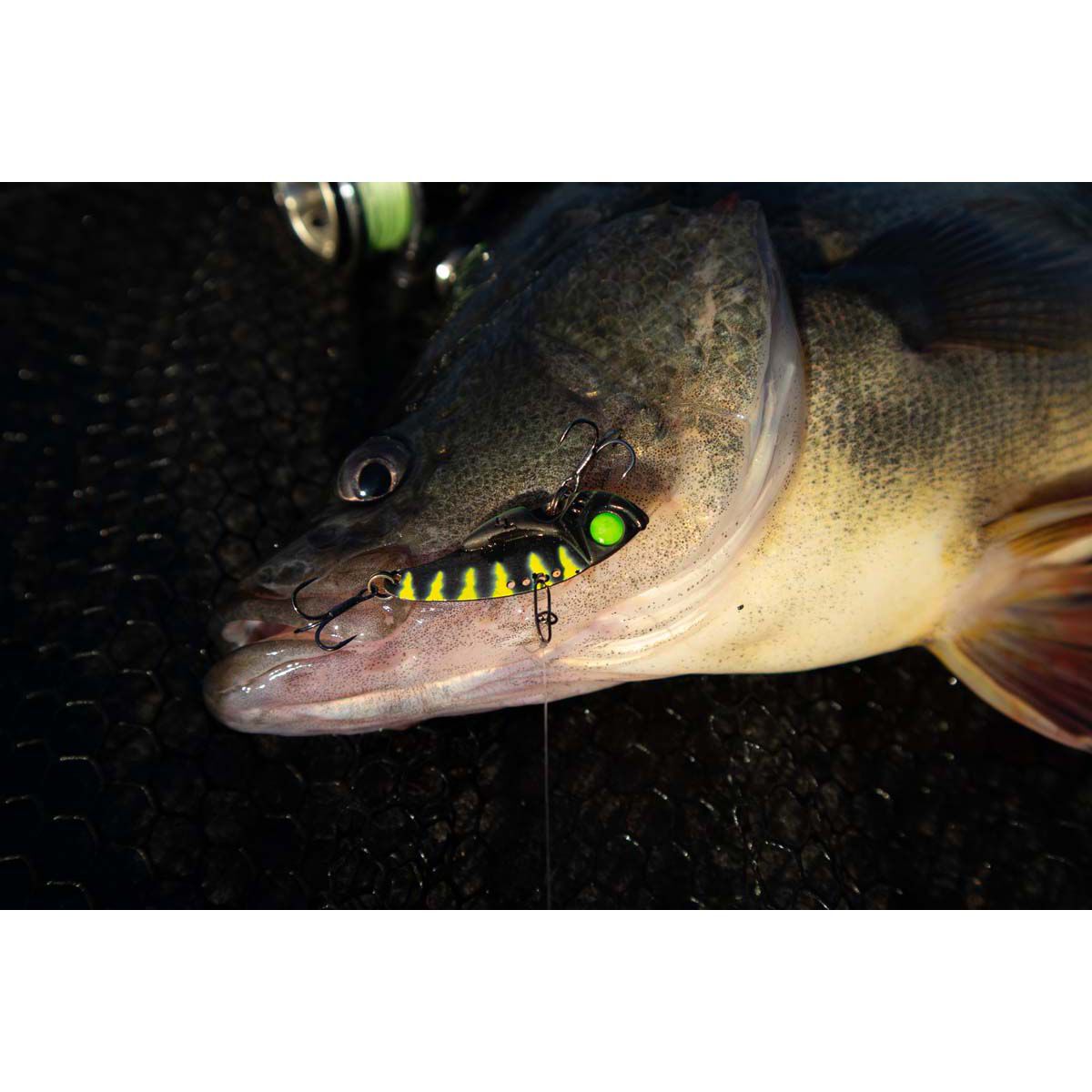 TT Fishing Switchblade Plus Blade Lure 37mm Blacktreuse | BCF