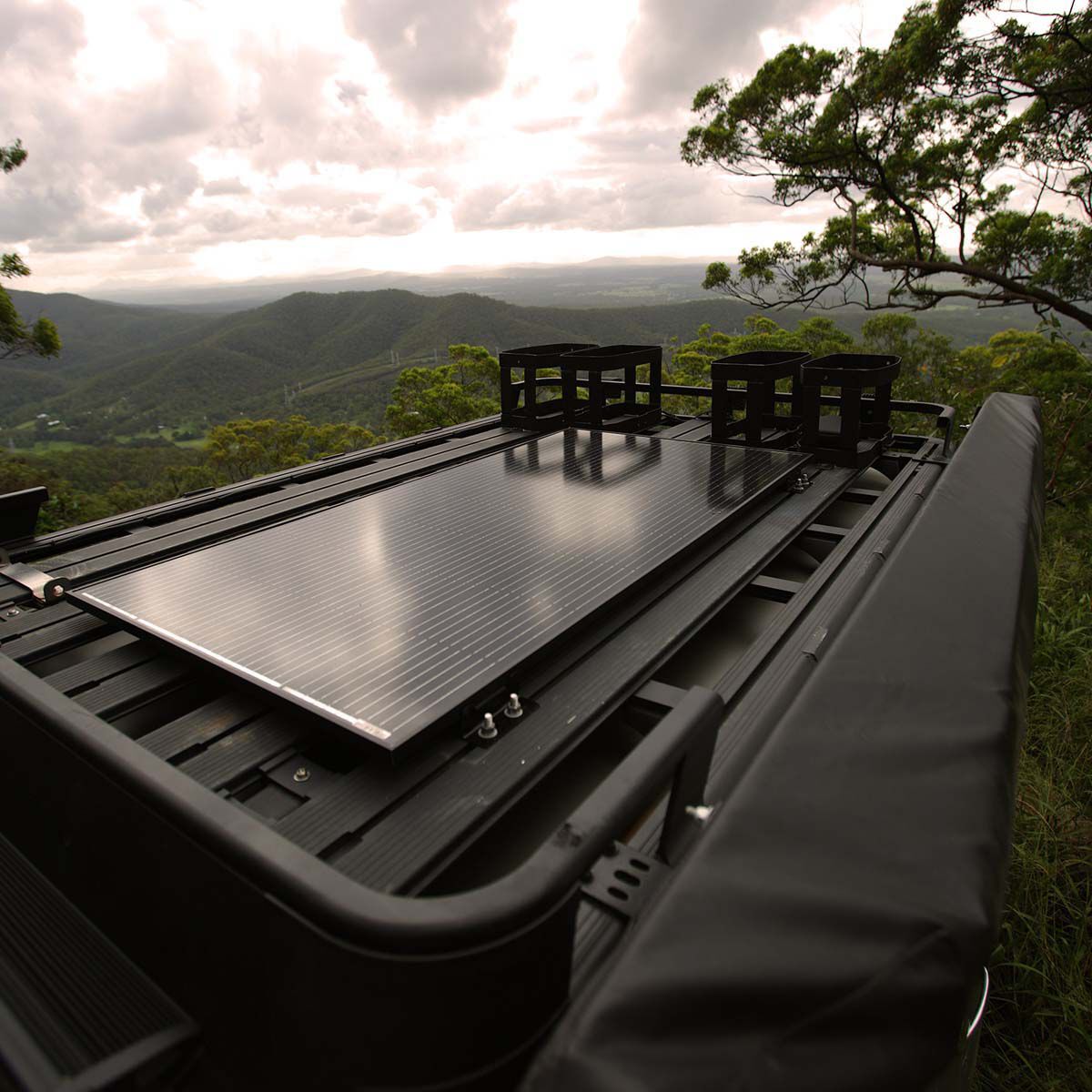 Hardkorr 170W Fixed Solar Panel, , bcf_hi-res