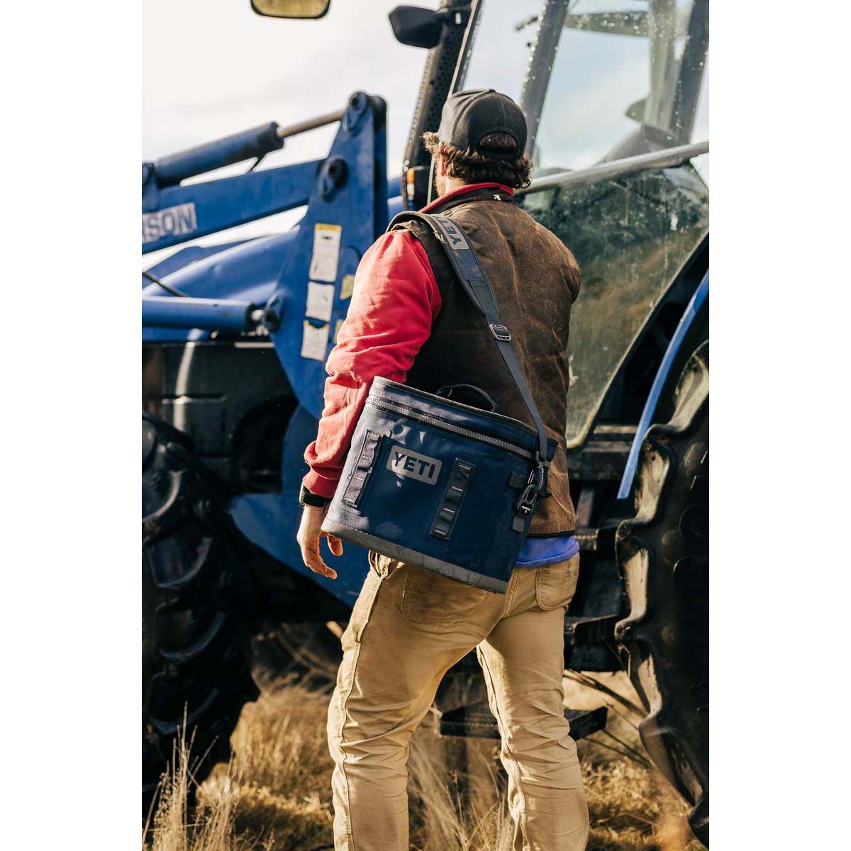 YETI&reg; Hopper Flip&reg; 18 Soft Cooler Navy, Navy, bcf_hi-res