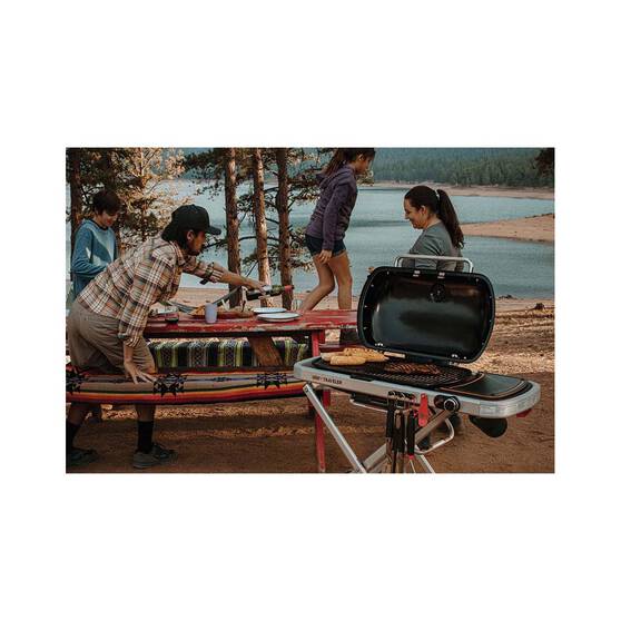 Weber Traveler Portable Gas BBQ, , bcf_hi-res