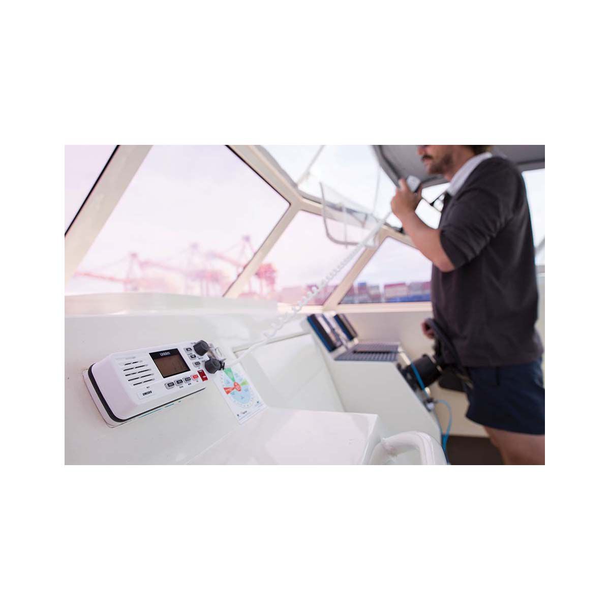 Uniden UM355VHF VHF Radio White, , bcf_hi-res