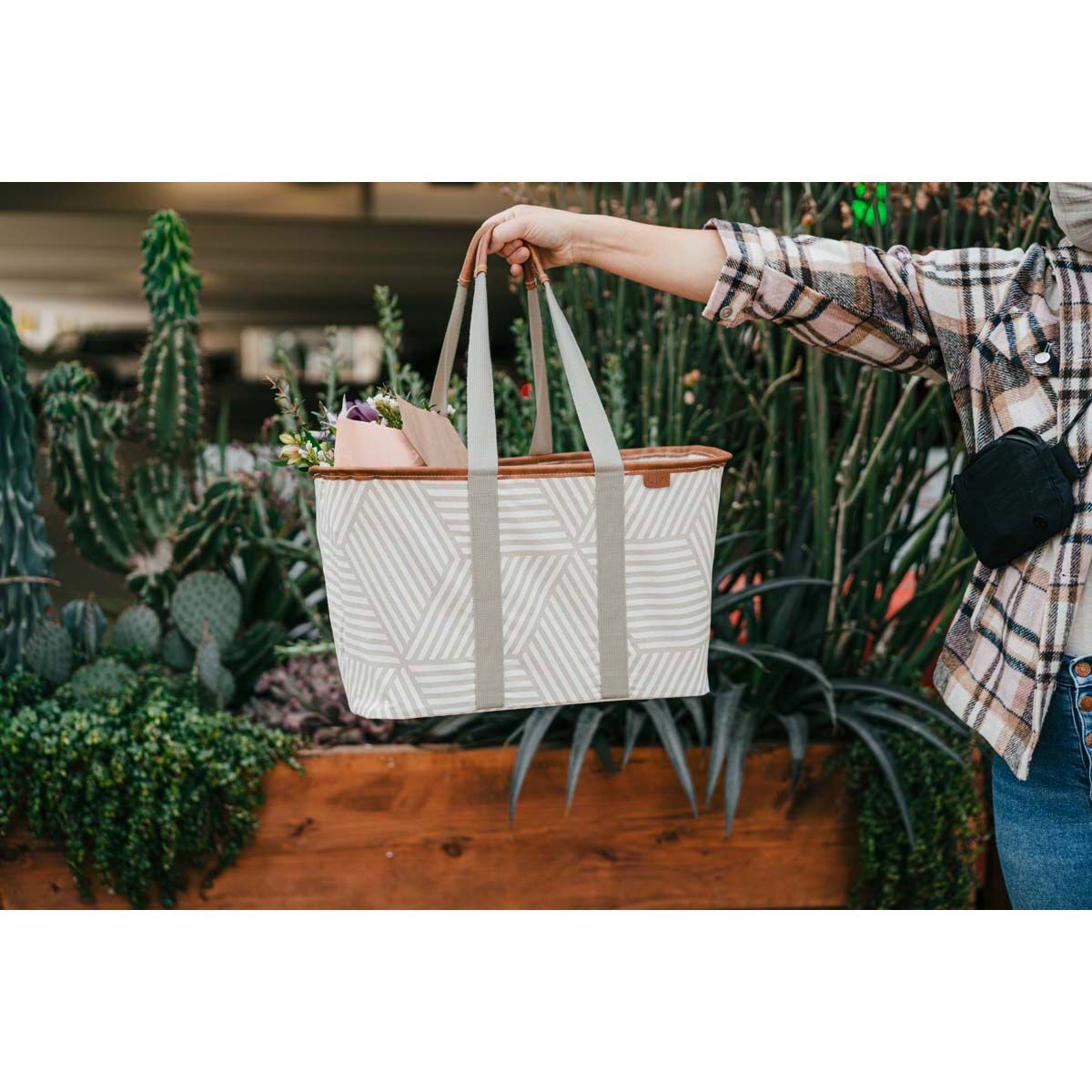 Clevermade Luxe Laundry Tote Sand, Sand, bcf_hi-res