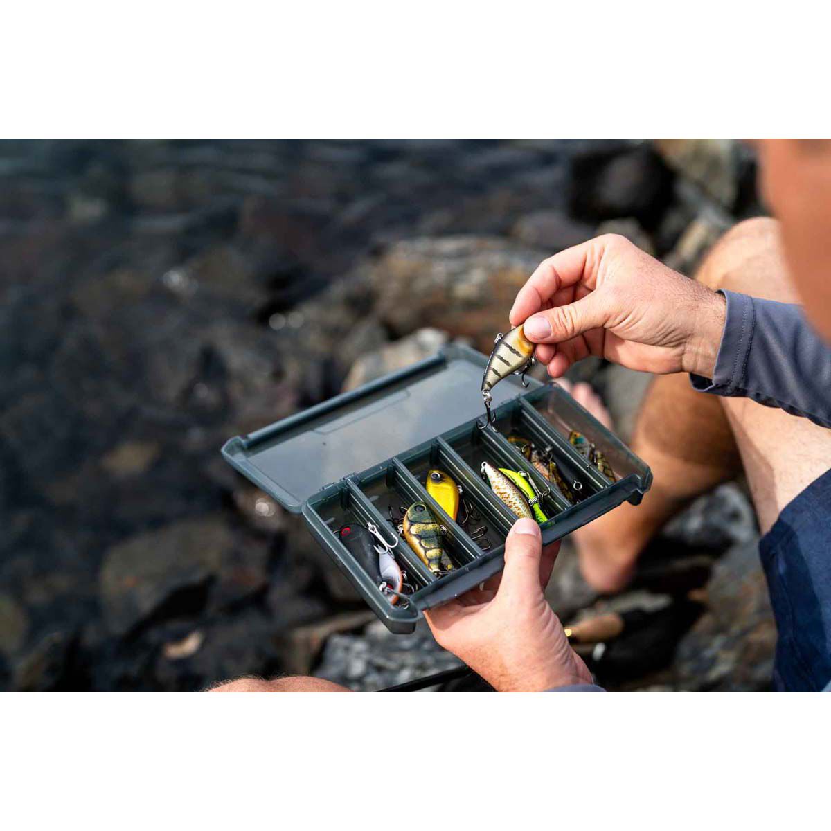 Versus VS-820NDM Tackle Box Black, Black, bcf_hi-res