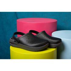 Crocs Unisex Inmotion Clogs, Black, bcf_hi-res