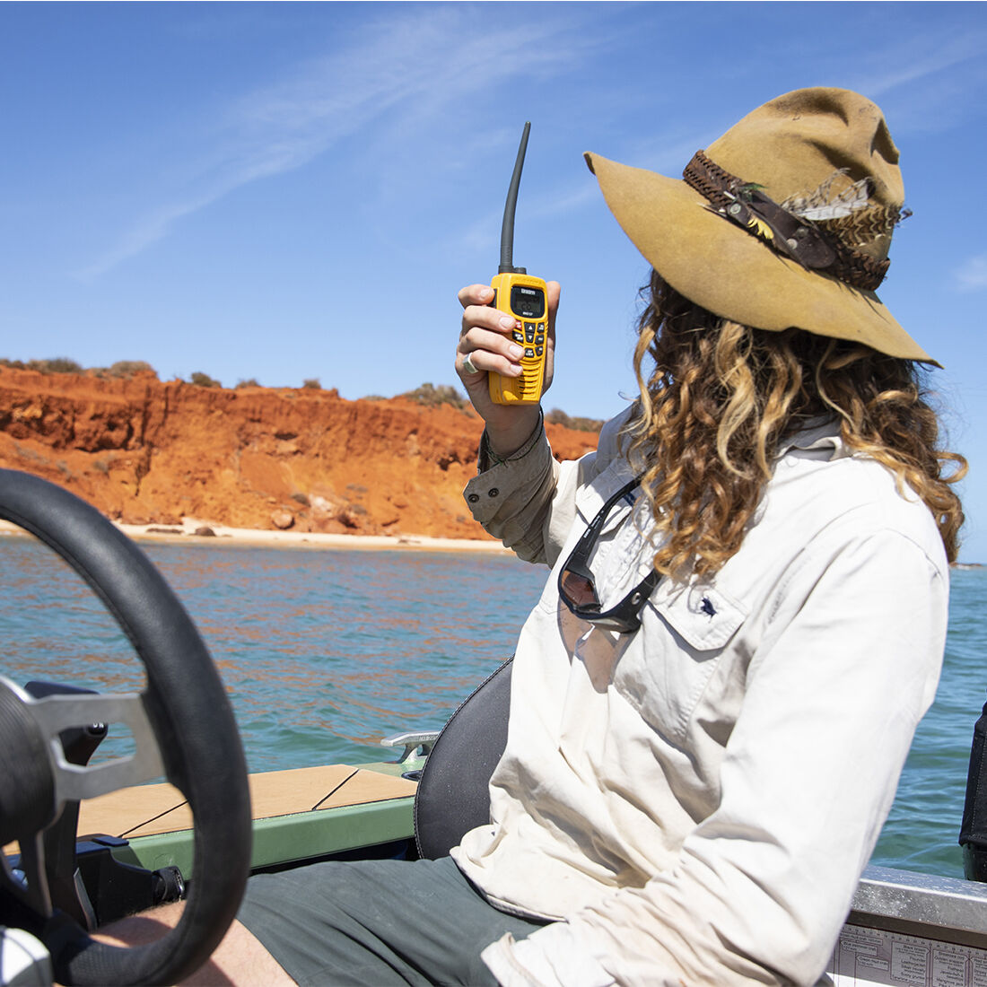 Uniden Dual Band VHF/UHF Radio 5/1W Waterproof MHS157, , bcf_hi-res