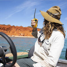 Uniden Dual Band VHF/UHF Radio 5/1W Waterproof MHS157, , bcf_hi-res