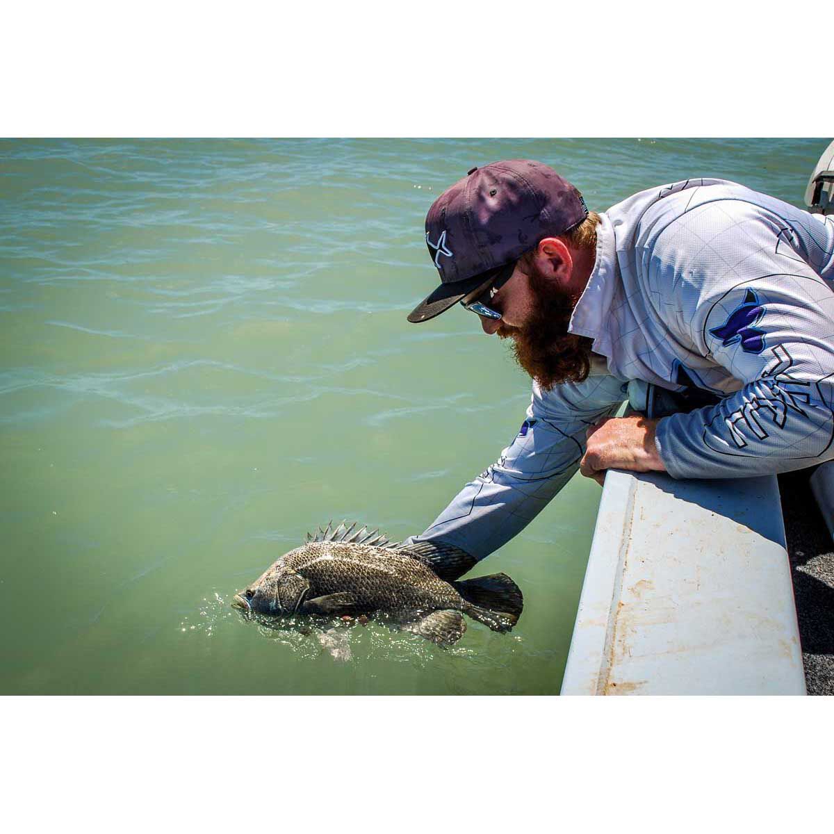 MAKO GT Polarised Men's Sunglasses Black with Blue Lens, , bcf_hi-res