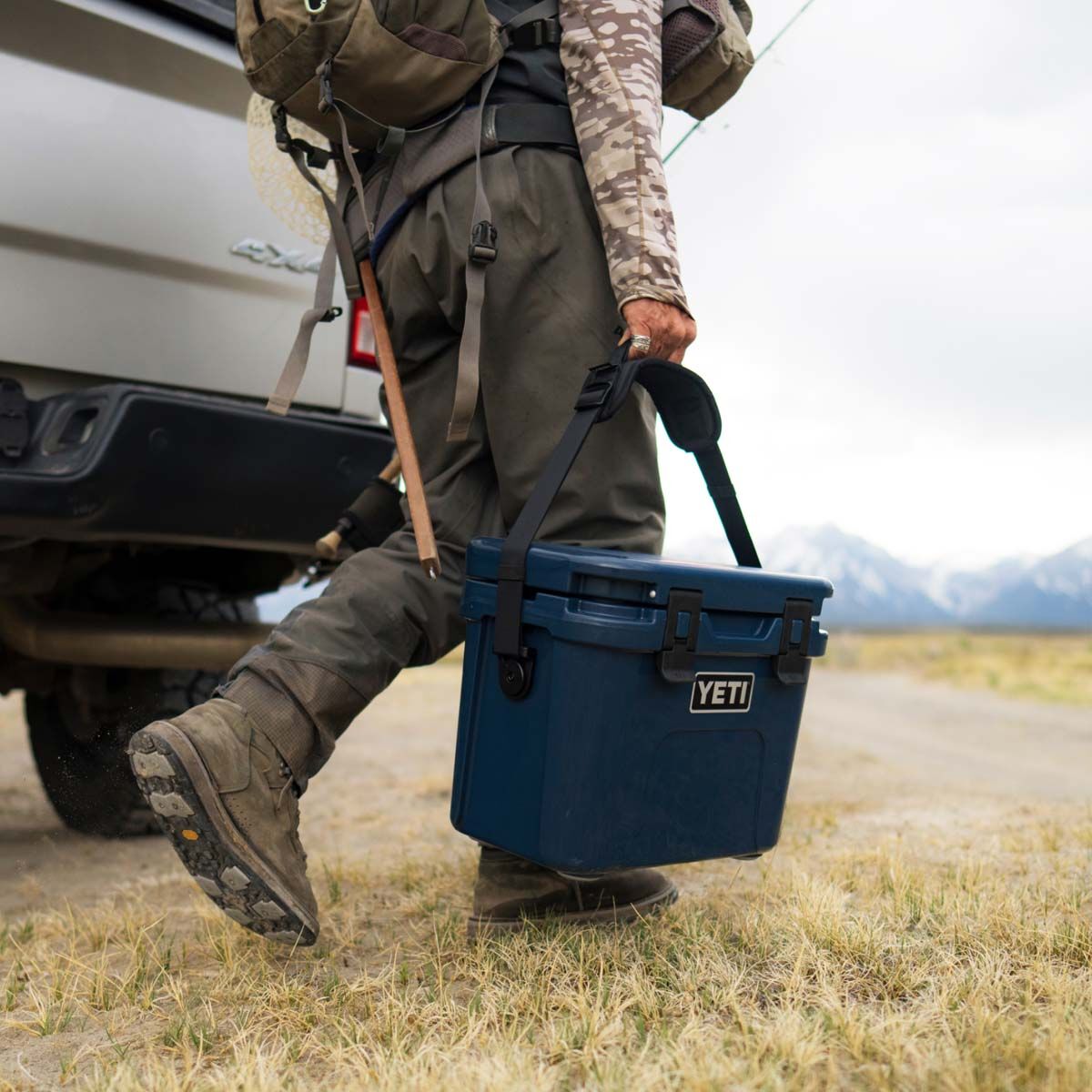 YETI&reg; Roadie&reg; 15 Hard Cooler, Navy, bcf_hi-res