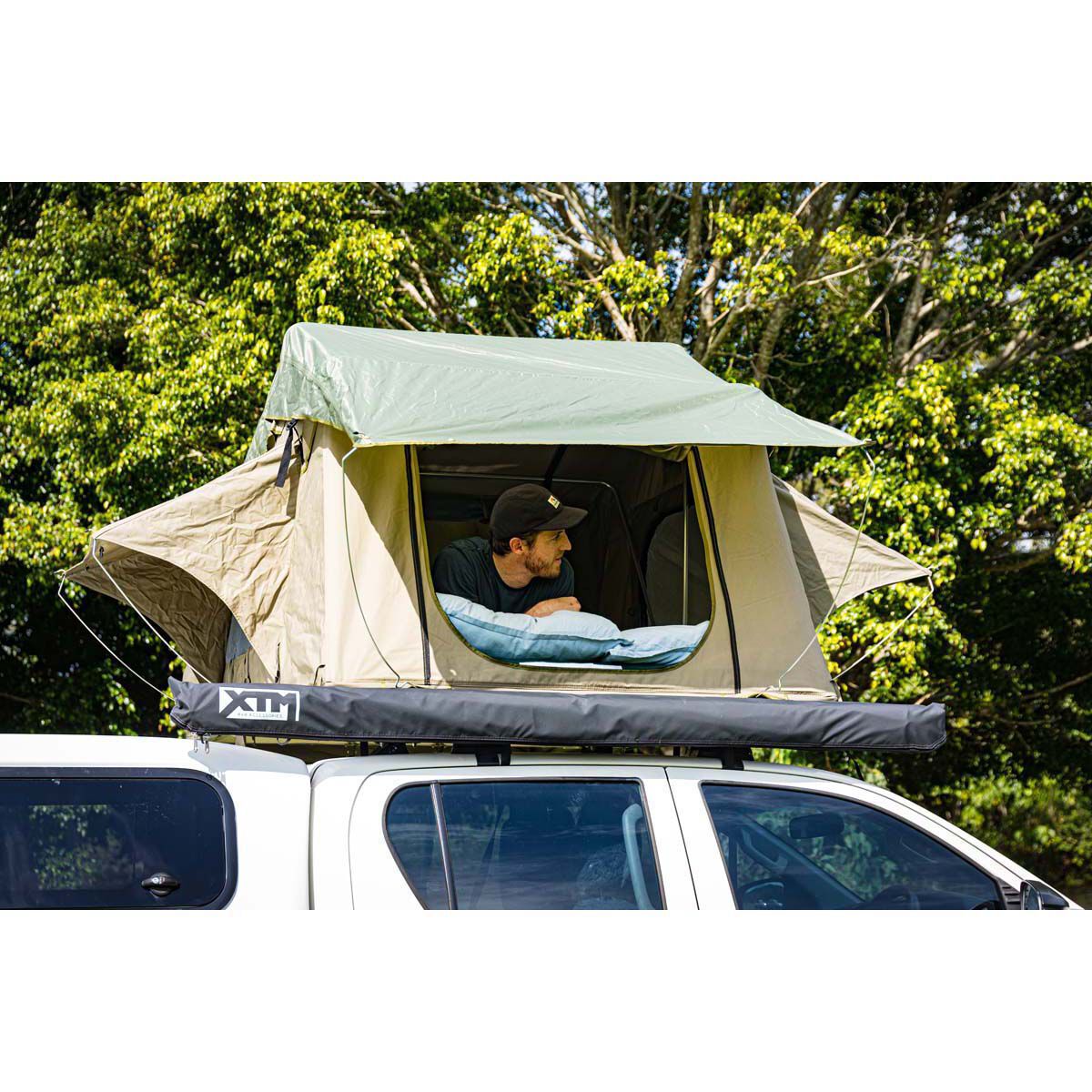 Hard shell roof top tent bcf clearance