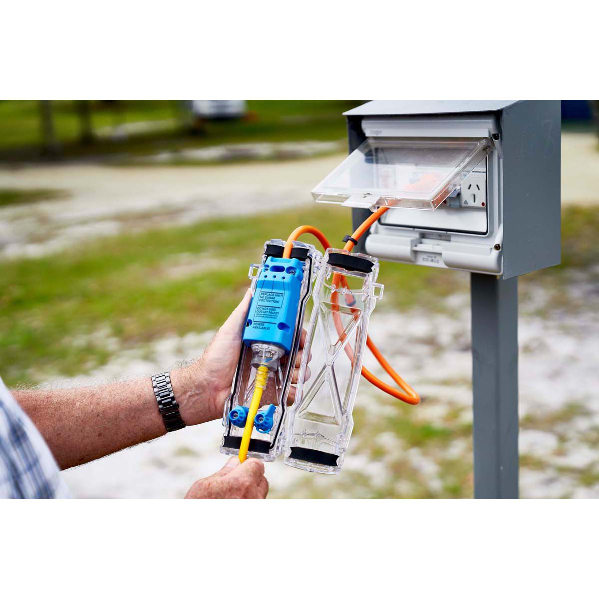 Ampfibian Caravan Surge Protector S1000DX BCF