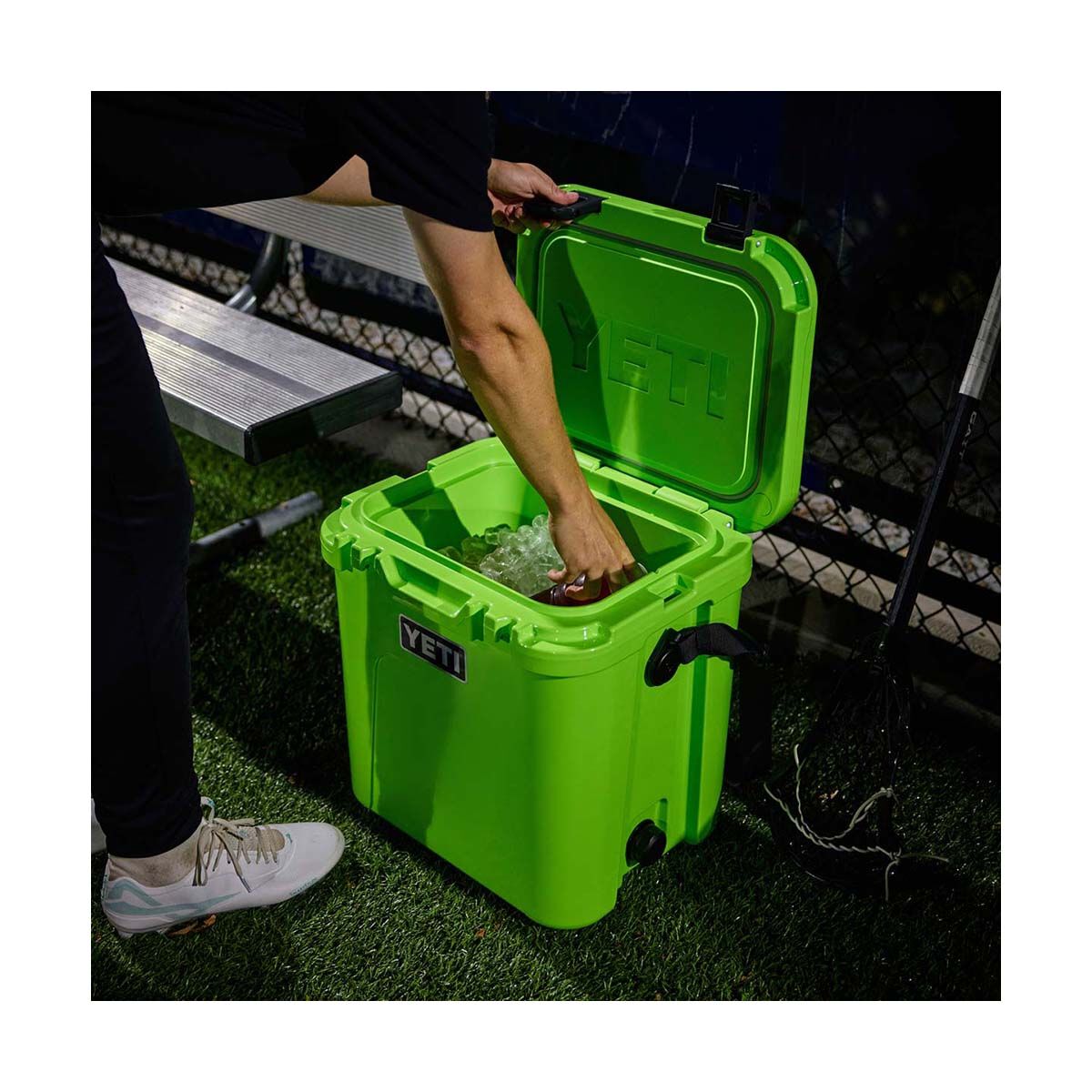 YETI&reg; Roadie&reg; 24 Hard Cooler, Venom, bcf_hi-res