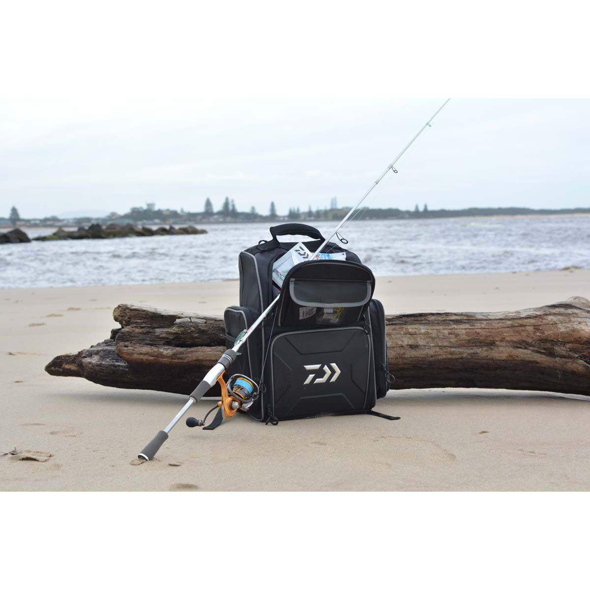 Daiwa D-Vec Backpack Tackle Bag, , bcf_hi-res