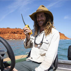 Uniden Dual Band VHF/UHF Radio 5/1W Waterproof MHS157, , bcf_hi-res