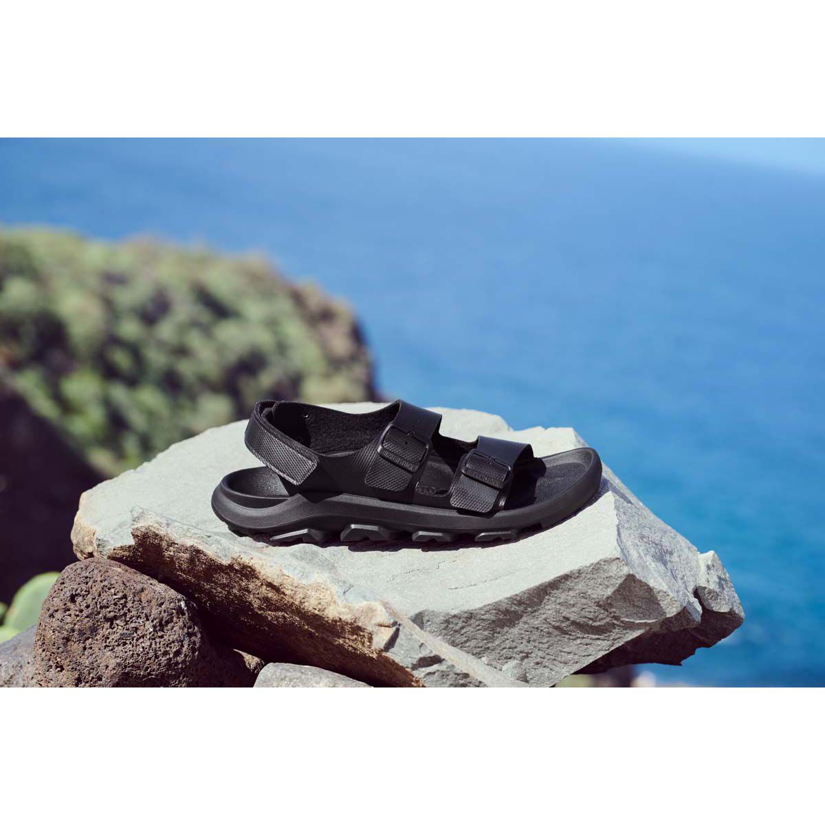 Birkenstock Unisex Mogami Terra Sandals, Black, bcf_hi-res