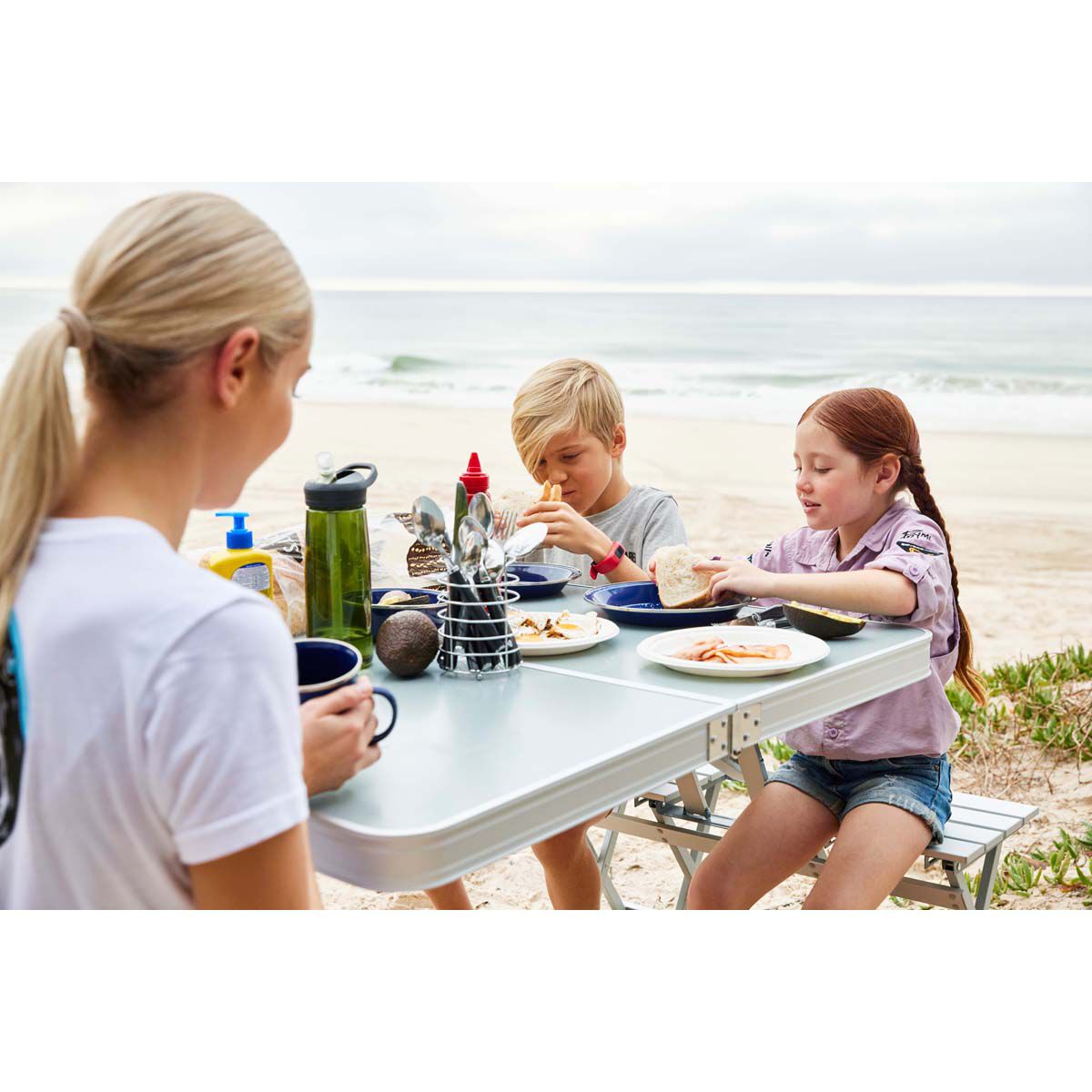 Wanderer folding table and chair set 2025