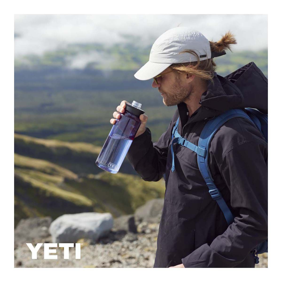 YETI Yonder&trade; Bottle 25 oz (750 ml), Navy, bcf_hi-res