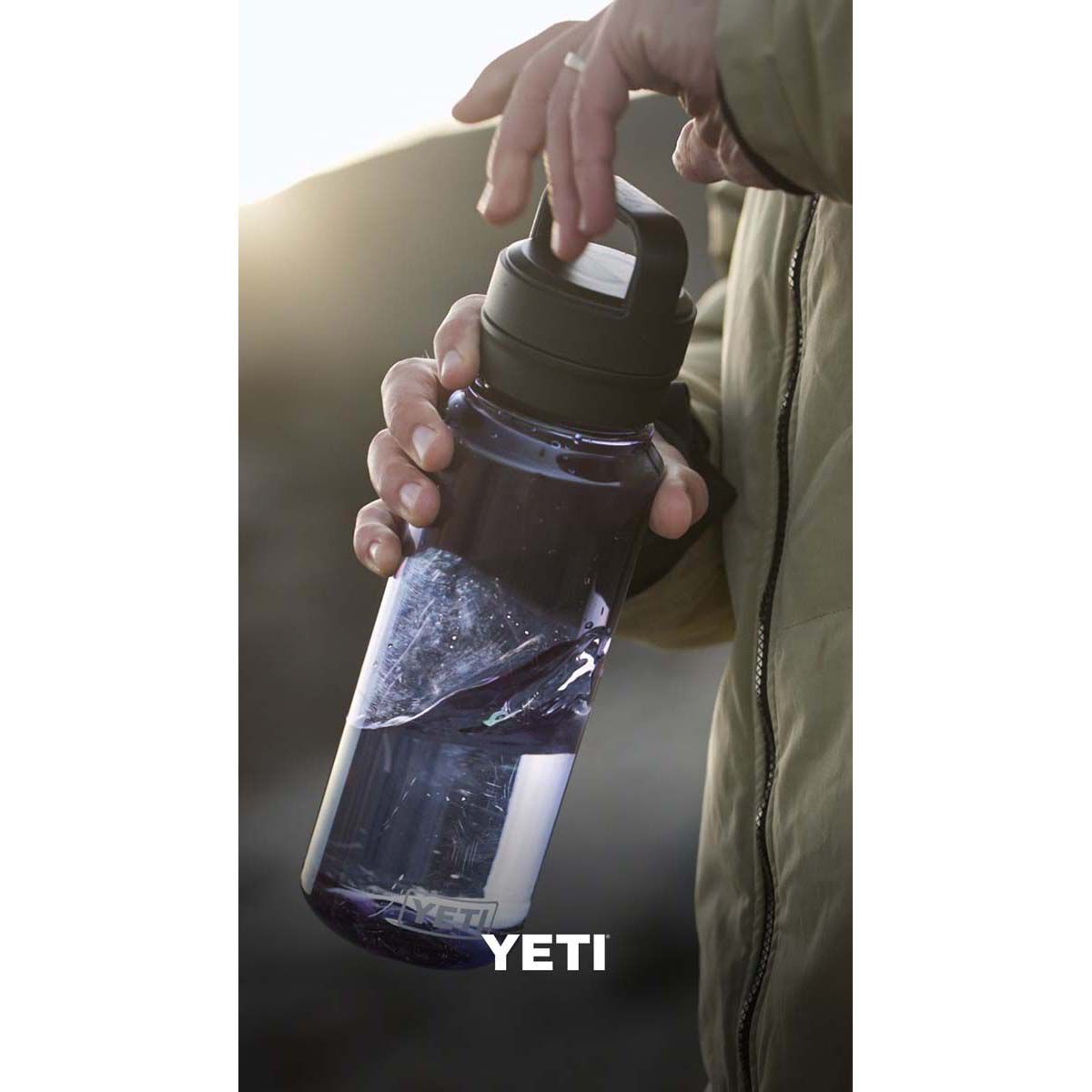 YETI Yonder&trade; Bottle 20 oz (600 ml) Navy, Navy, bcf_hi-res