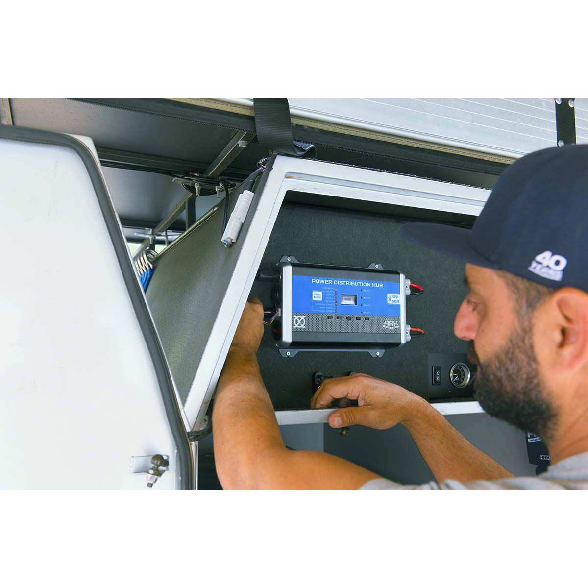 Ark Power Distribution Hub with Bluetooth 12V, , bcf_hi-res