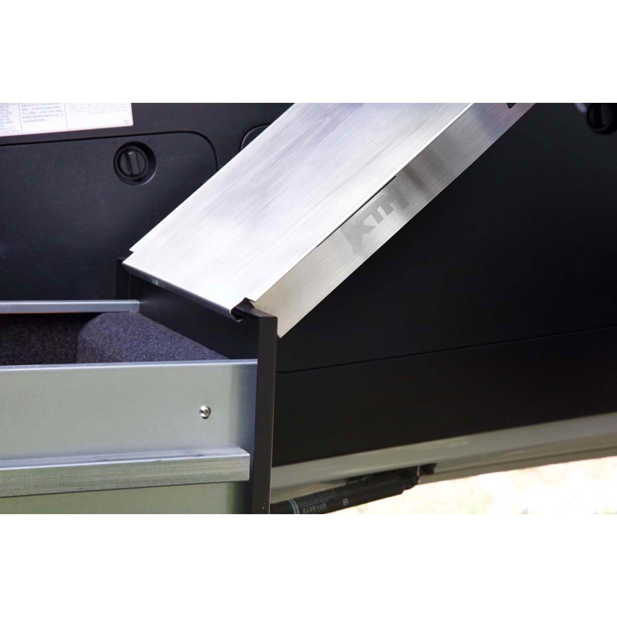 XTM Drawer Table, , bcf_hi-res