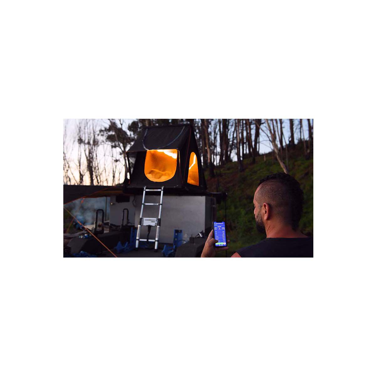 Ark Power Distribution Hub with Bluetooth 12V, , bcf_hi-res