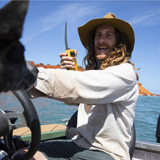 Uniden Dual Band VHF/UHF Radio 5/1W Waterproof MHS157, , bcf_hi-res